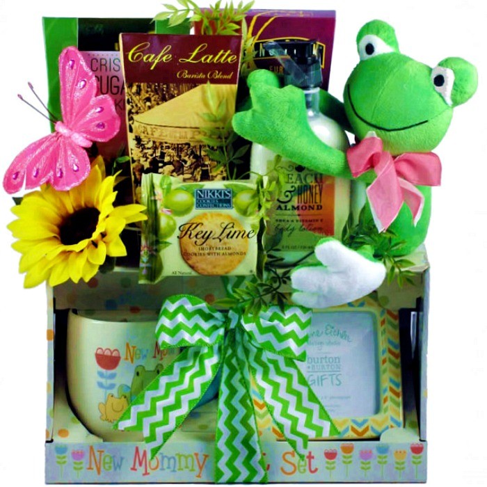 25 New Mom Gift Baskets – That Are All About Her!